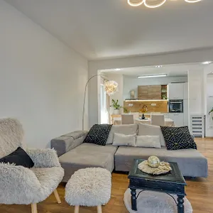 New Axel With Sea View 2025 Rovigno