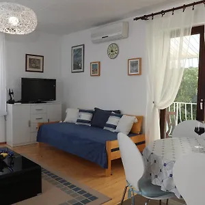 Knezovic Apartment